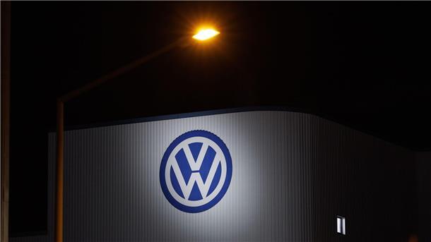 Worauf sich VW und die IG Metall geeinigt haben Die zähen Tarifverhandlungen zogen sich zum Teil bis tief in die Nacht.