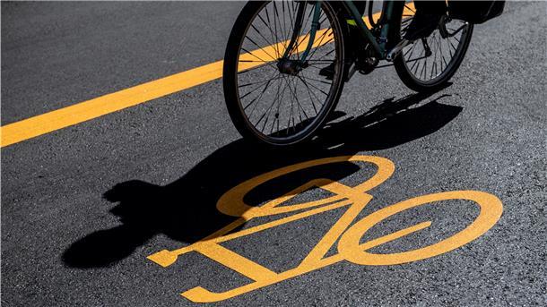 Die Zahl der getöteten Pedelec-Fahrer stieg um 19,1 Prozent auf 137. Das waren 22 tödlich verunglückte E-Bike-Fahrer mehr als im Vorjahreszeitraum.