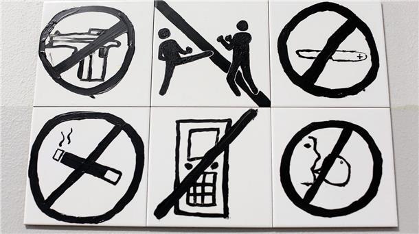 Die Zahl der Gewalttaten an Schulen hat in Niedersachsen dem Landeskriminalamt zufolge 2023 zugenommen. (Symbolbild)