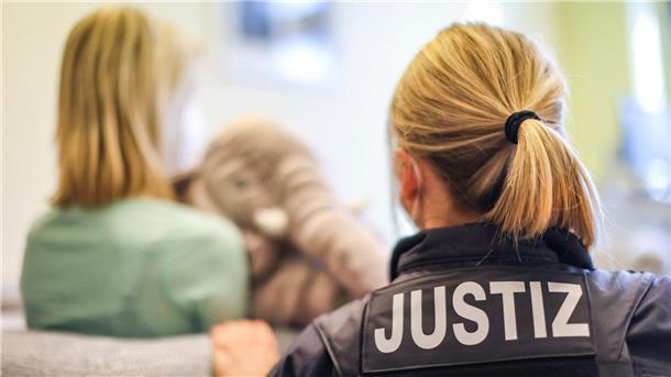 Statistikamt: Deutlich mehr Kindeswohlgefährdung Die Zahlen zur Kindeswohlgefährdung in Niedersachsen steigen an. (Symbolbild)