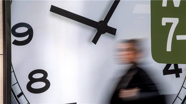 Warum die Zeit gefühlt rast – und wie man sie etwas aufhält Die Zeit kann rennen - oder sich ziehen. (Symbolbild)