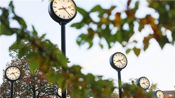 Spanien will Ende der Zeitumstellung Die Zeitumstellung von Sommer- auf Winterzeit erfolgt 2025 in der Nacht zum 26. Oktober. (Archivbild)