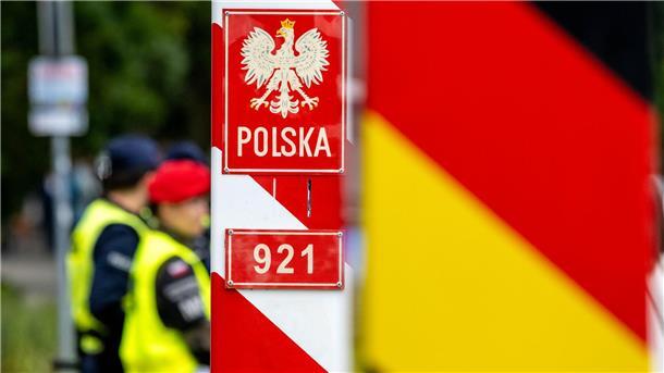 Steinmeier und Merz lehnen Polens Reparationsforderungen ab Die Zurückweisung von Asylsuchenden an der deutsch-polnischen belastete das Verhältnis zwischen Berlin und Warschau