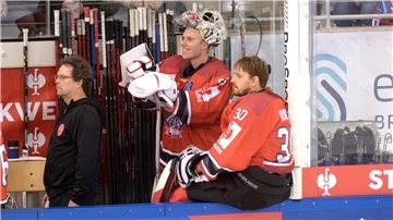 Die zwei besten Torhüter der Deutschen Eishockey-Liga. An ihnen hat es nicht gelegen, dass die Pinguins in der CHL ausgeschieden sind. Im Angriff fehlte gegen Genf das Scheibenglück.