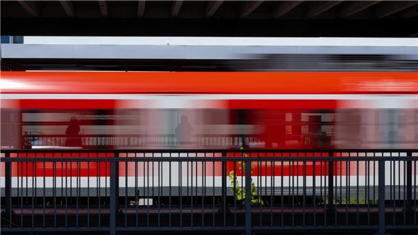 Zwei Männer überleben in München Unfälle mit S-Bahnen Die zwei Männer wurden von S-Bahnen überrollt und überlebten (Symbolbild).