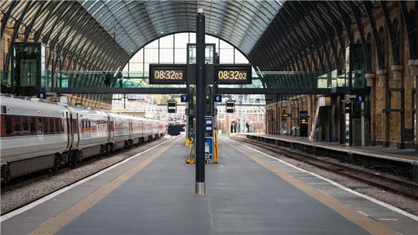 Streik legt Bahnverkehr in England in großen Teilen lahm Die Lokführer in Großbritannien streiken.