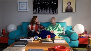 Diese beiden Schauspielerinnen machen jeden Film sehenswert: Tilda Swinton (rechts) und Julianne Moore. Altmeister Pedro Almodóvar kann sich auf sie in dem Film „The Room Next Door“ verlassen.