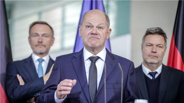 Diese drei haben derzeit ein großes Problem (von links): Finanzminister Lindner, Kanzler Olaf Scholz und Wirtschaftsminister Habeck.