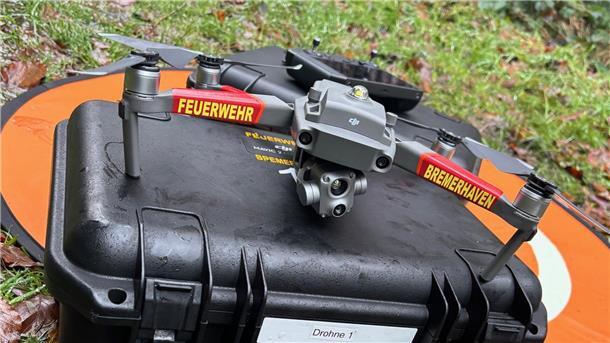 Mit Drohneneinsatz: Feuerwehr rettet zwei vermisste Jugendliche im Bürgerpark Diese Drohne der Feuerwehr kam im Bürgerpark zum Einsatz.