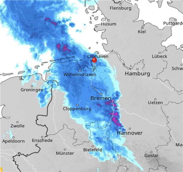 Diese massive Gewitterfront zog am Sonntagabend auch über die Wesermarsch, Bremerhaven und das Cuxland.