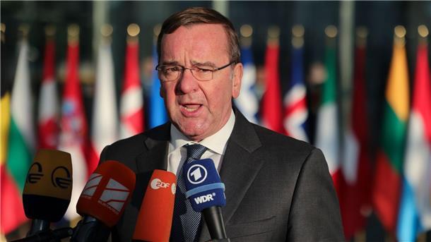 Krieg im All? Sorgen wegen möglichen Atomplänen Russlands „Diese Meldungen sind meines Wissens sehr, sehr neu, jedenfalls für mich“: Bundesverteidigungsminister Boris Pistorius.