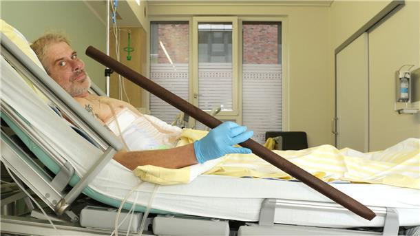 55-Jähriger wird von Zaunstange aufgespießt - und überlebt 