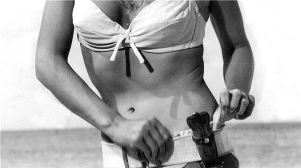 Berühmter 007-Bikini schafft es nicht nach Baden-Württemberg Diesen Bikini trug Schauspielerin Ursula Andress während der Dreharbeiten zu „James Bond jagt Dr. No“ im Jahr 1962.
