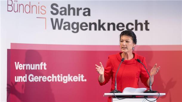 Ampel „kriegsbesoffen“: Wagenknecht warnt vor Kriegsgefahr „Dieser kriegsbesoffene Antrag bedeutet eine neue Eskalationsstufe und eine wirkliche Gefahr für unser Land“, sagt Sahra Wagenknecht.