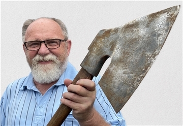 Mann mit Beil, Günter Stehfest aus Abbehausen