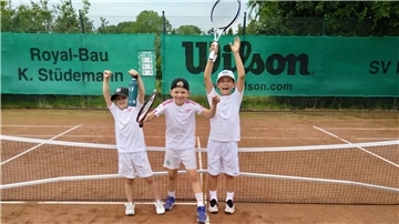  Felix Feige, Levi Jacobsen und Matis Obarek vom TV Bexhövede. 