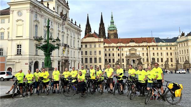 Diesmal ist die Spadener Radsportgruppe von Dresden bis nach Prag geradelt.