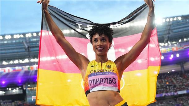 Atemprobleme: Stolze Mihambo weint nach Silber im Rollstuhl Diesmal Silber: Malaika Mihambo.