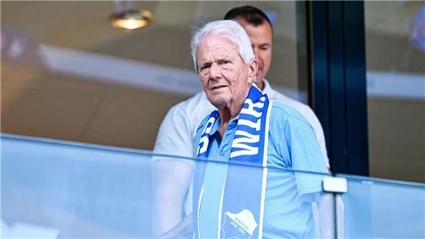 Dietmar Hopp bei seinem Stadionbesuch.