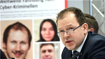 Dirk Kunze, Leiter des Dezernat 42 im Landeskriminalamt Nordrhein-Westfalen, beantwortet Fragen zu dem international agierenden Netzwerk.