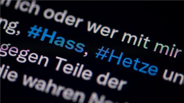 Diskussionen in Online-Foren und Netzwerken überschreiten oft die Grenzen von Recht und Anstand. (Symbolbild)