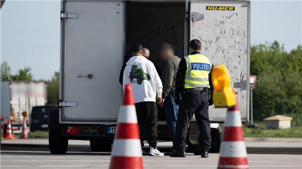 Dobrindt hatte angekündigt, schärfer kontrollieren zu lassen.