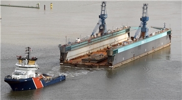Dock V kehrt am Abend nach Bremerhaven zurück.
