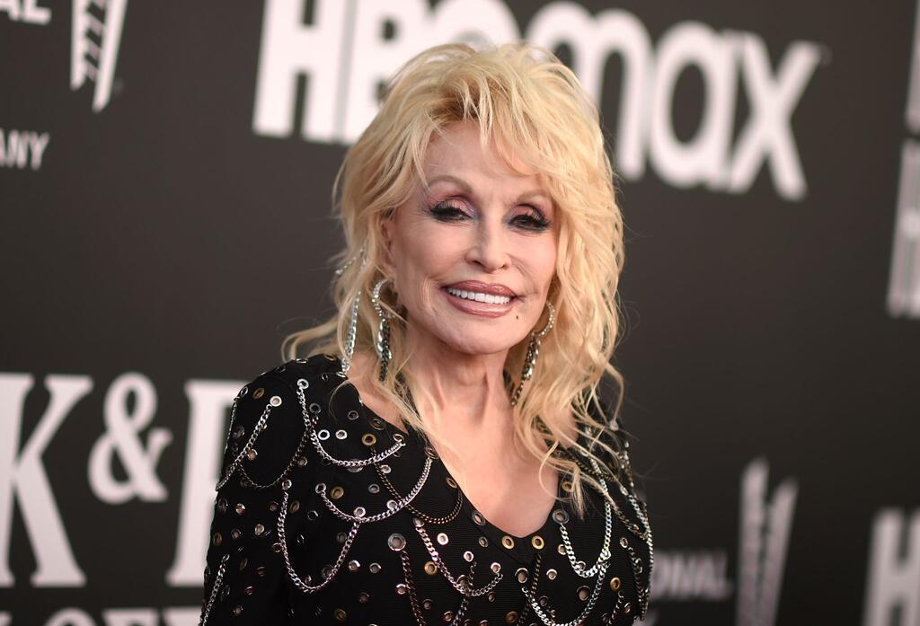 Dolly Parton musste im September einige Konzerte verschieben. (Archivbild)