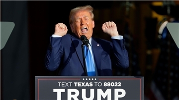 Donald Trump veröffentlicht einen Brief, bei dem es sich um eine fachliche Einschätzung seines Arztes handeln soll, der ihm einen „ausgezeichneten“ Gesundheitszustand attestiere.