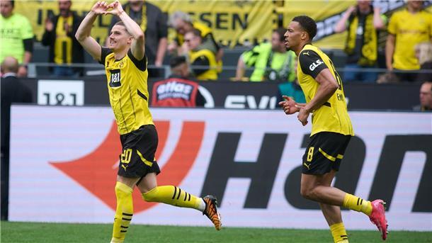 Dortmunds Marcel Sabitzer jubelt über seinen ersten Saisontreffer. 