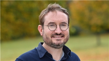 Dr. Robert Hitsch ist Chefarzt und leitet die Klinik für Psychiatrie und Psychotherapie am Ameos-Klinikum Seepark Geestland.