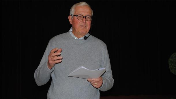 Dr. Rolf Schumann