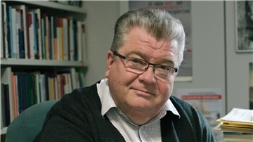 Dr. Stefan Luft ist Politikwissenschaftler an der Universität Bremen.