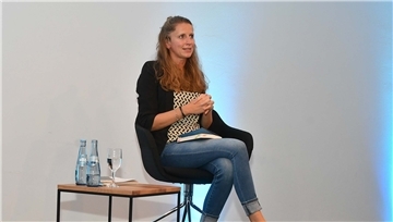 Dr. Stefanie Arndt stellte im Klimahaus ihr Buch über Expeditionen in eine schwindende Welt vor.