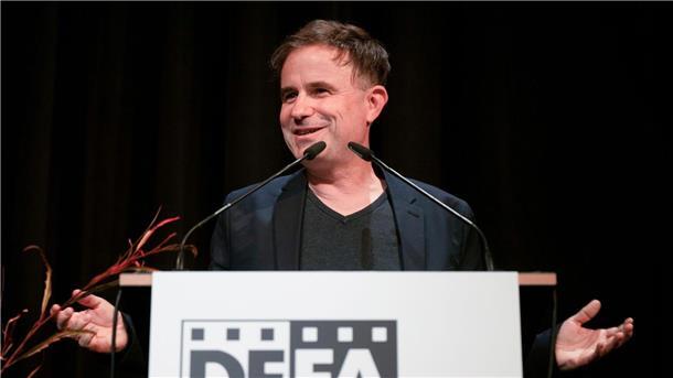 Deutsche Serie gewinnt Drehbuchpreis in Frankreich Drehbuchautor Thomas Wendrich erhält in Lille den Preis für das beste Drehbuch (Archivbild).