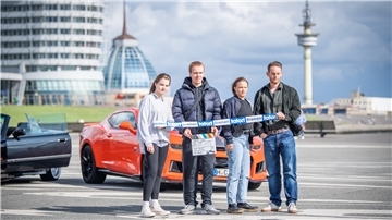 Drehstart für den Bremer ARD-Tatort mit Bremrhavener Kulisse auf der Seebäderkaje. Im Bild (von links): Die Schauspieler Luisa Böse, Adrian But, Jasna Fritzi Bauer und Patrick Güldenberg.