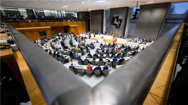 Verfassungsschutz-Kontrolle ohne AfD? Neues Gremium geplant Drei der vier Fraktionen im niedersächsischen Landtag wollen ein neues Kontrollgremium schaffen. (Archivbild)