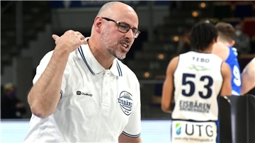 Drei Jahre lang war Michael Mai Trainer der Eisbären Bremerhaven. Am Samstag kommt es für den Amerikaner erstmals zum Aufeinandertreffen mit seinem Ex-Club.