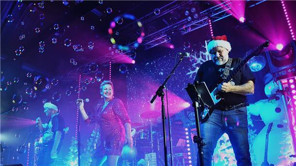 Band auf Bühne
