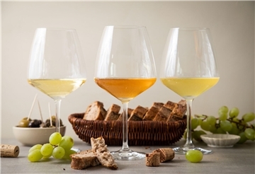 Dreimal Trend im Glas: Weißer Qvevri, Orange Wine und trüber Naturwein.