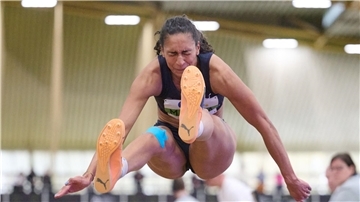 Dreispringerin Jessie Maduka verteidigte ihren Titel bei der Hallen-DM.