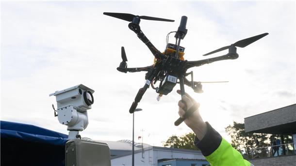 Drohnen im Blick: Der Verfassungsschutz zählt in diesem Jahr bereits Beobachtungen im unteren dreistelligen Bereich. (Symbolbild)