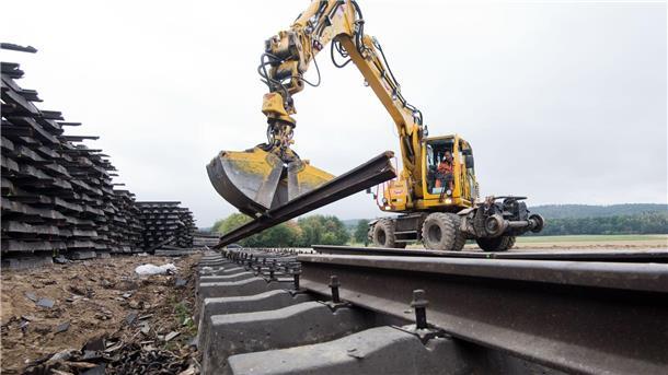 Bahn: Strecke Kassel - Fulda für acht Monate gesperrt Durch die Sanierung sind Reisende je nach Linie bis zu 60 Minuten länger mit dem Zug unterwegs, um ihr Ziel zu erreichen.