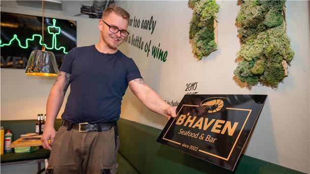 Echtes Moos an den Wänden: Philip Ausborn verwirklicht viele neue Ideen im Schaufenster Fischereihafen.