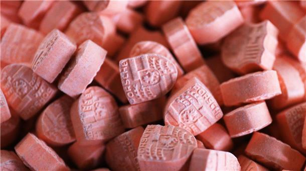 Ecstasy-Tabletten enthalten den Wirkstoff MDMA.