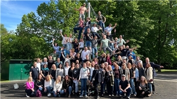 Ehemalige Schülerinnen und Schüler trafen sich am Gymnasium in Nordenham. 