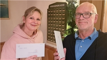 Eifrige Mitglieder in Mensings Sparclub: Katja und Peter Aschen aus Rechtenfleth.
