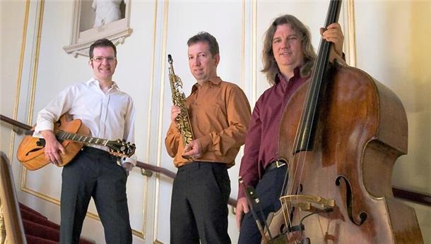 Eigenkompositionen wird das Trio Continuum in der Hammelwarder Kirche spielen.