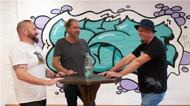 Eigentlich sind sie selbst Musiker. Doch für die Zukunft der lokalen Künstlerszene in Cuxhaven haben Kolja Kaehler (von links), Helge Meier-Wätjen und Oliver Lagemann den Verein Cux Cult gegründet.