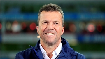 Eigentlich wollte Matthäus seinen 60. Geburtstag in Dubai verbringen, aber aufgrund der aktuellen Corona-Lage war das nicht möglich.